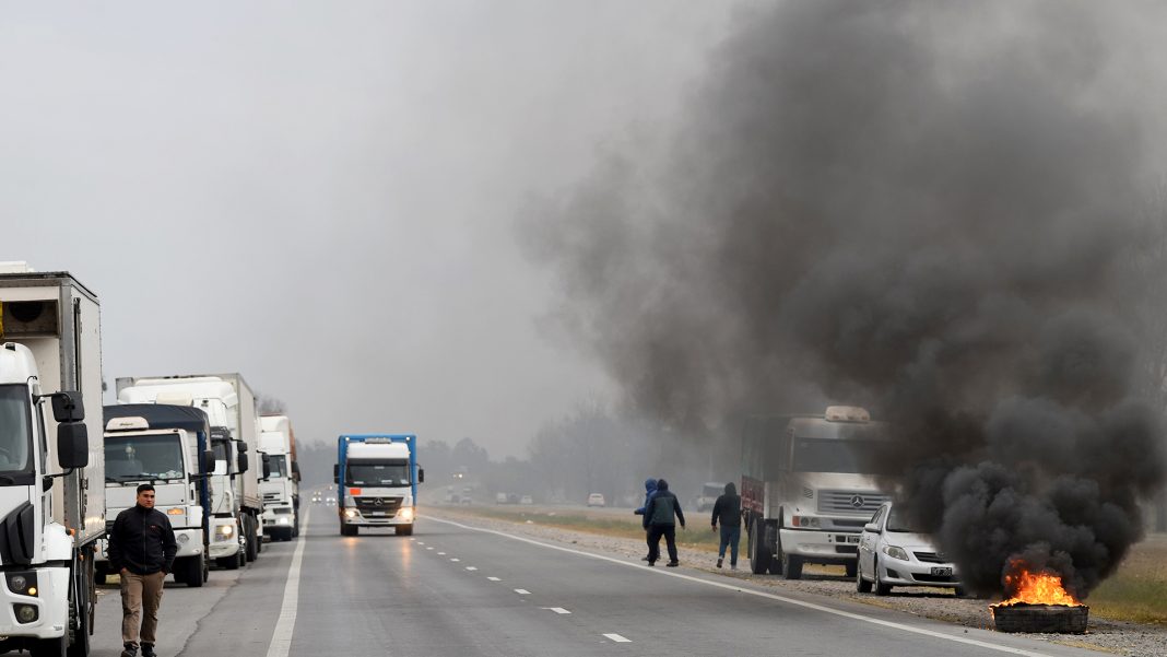 la-mesa-de-enlace-realiza-un-cese-de-comercializacion-y-una-jornada-de-protesta