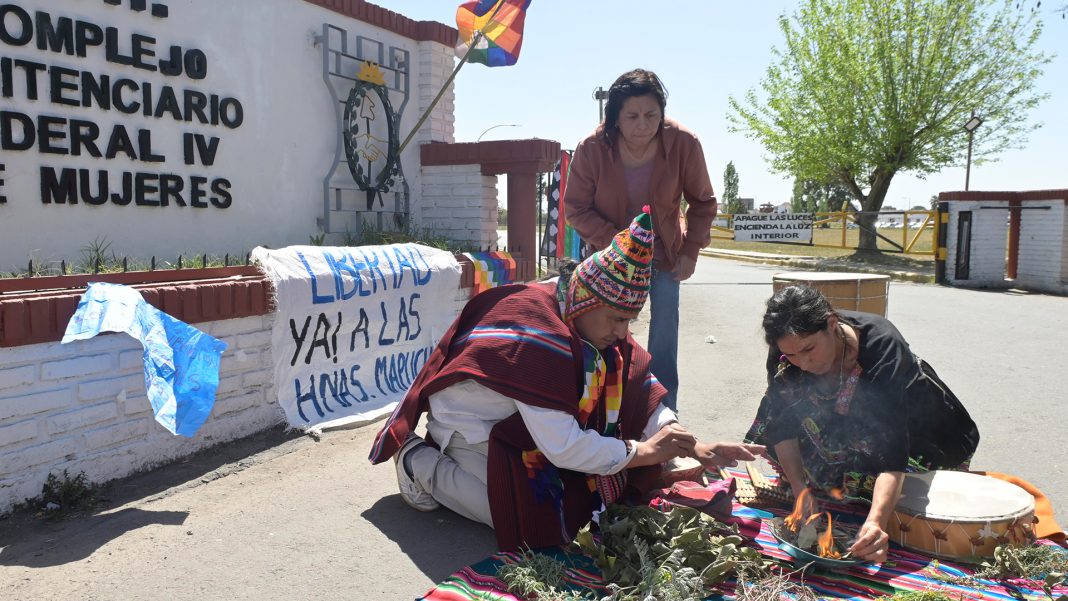 sobreseen-y-liberan-a-una-de-las-mujeres-detenidas-por-los-desalojos-en-villa-mascardi