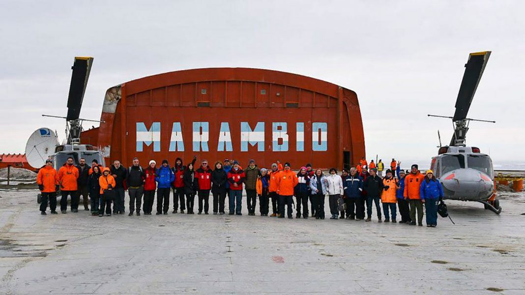 legisladores-del-parlamento-patagonico-se-reunieron-en-la-base-marambio-de-la-antartida