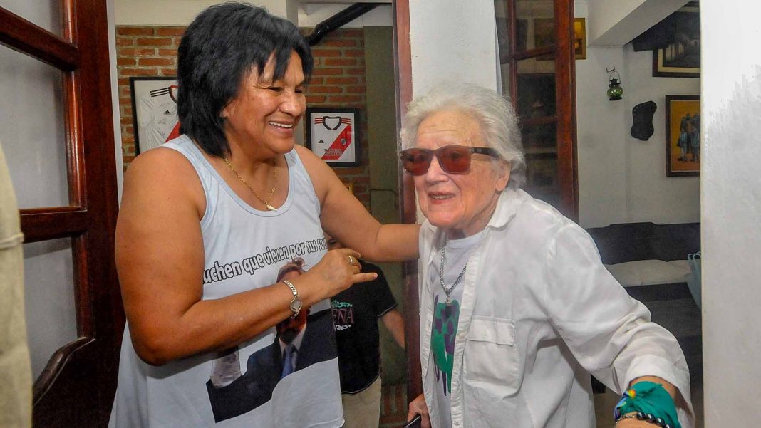 nora-cortinas-visito-a-milagro-sala:-en-jujuy-“se-esta-violando-la-constitucion”