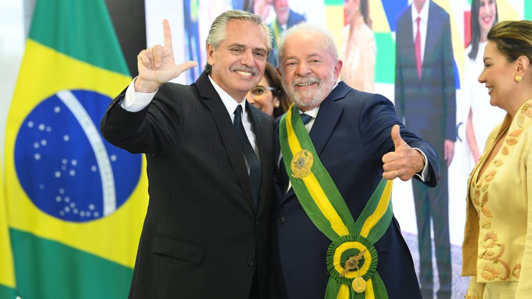 alberto-fernandez-saludo-a-lula-en-la-presentacion-como-presidente