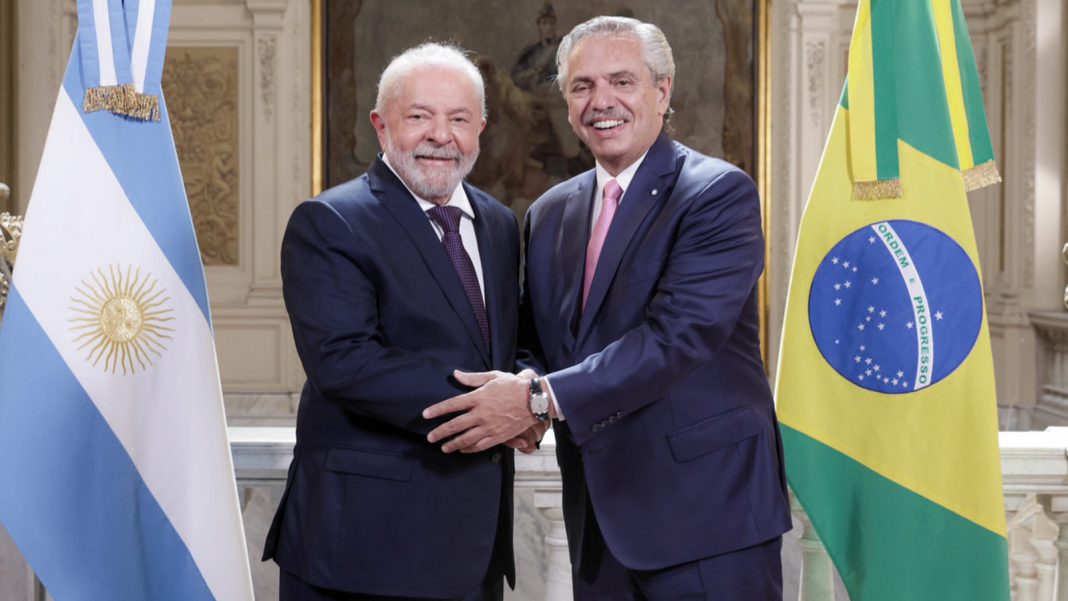 lula-y-alberto-fernandez-ya-se-encuentran-reunidos-en-la-casa-rosada